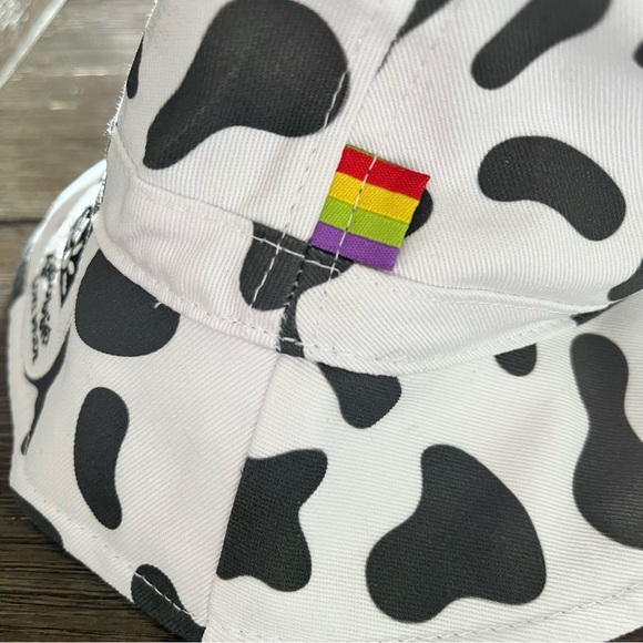 Pride Teletubbies Reversible Cow Print Bucket Hat Rainbow - Picture 6 of 6
